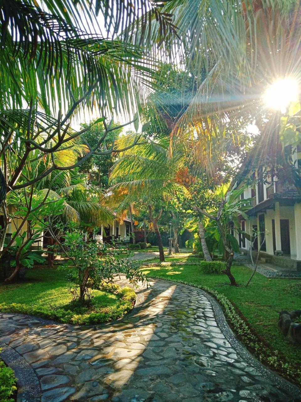 Rini Hotel لوفينا المظهر الخارجي الصورة