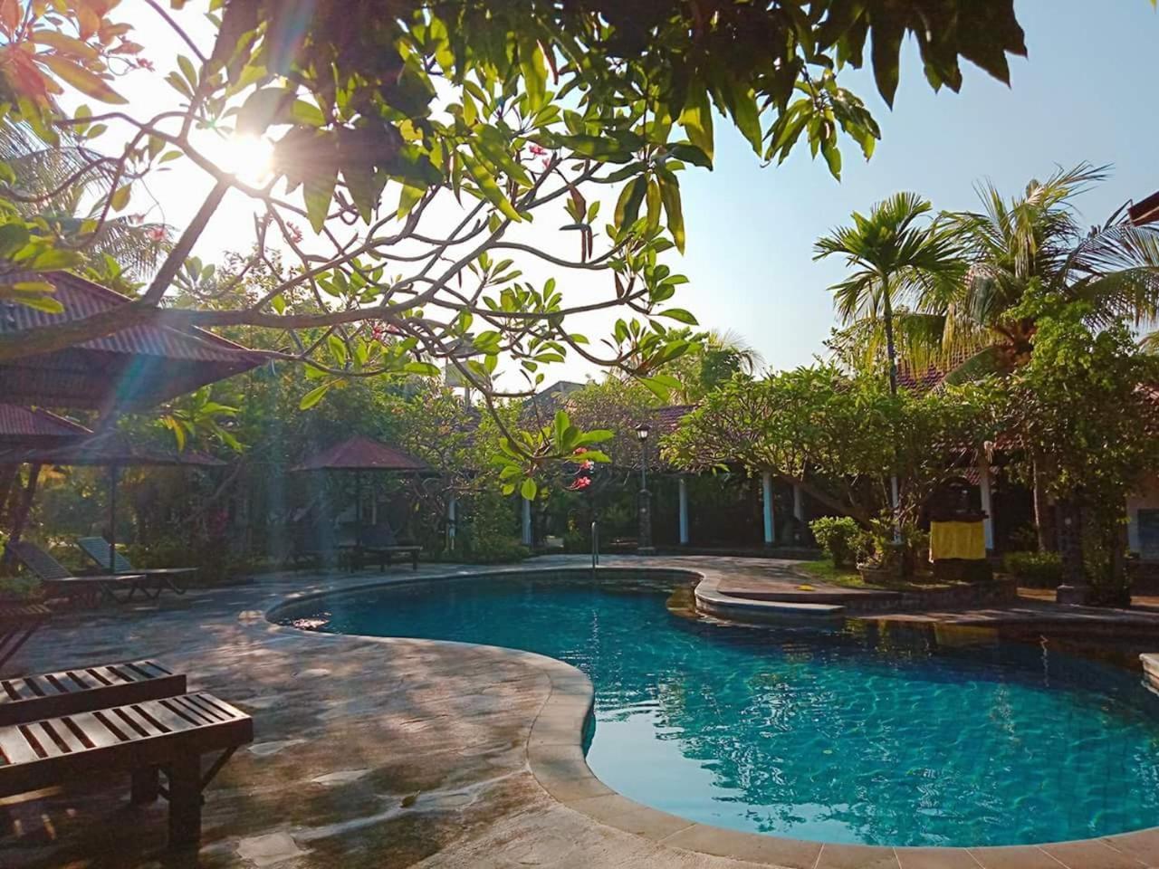 Rini Hotel لوفينا المظهر الخارجي الصورة