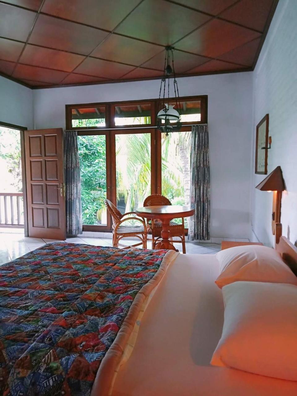 Rini Hotel لوفينا الغرفة الصورة
