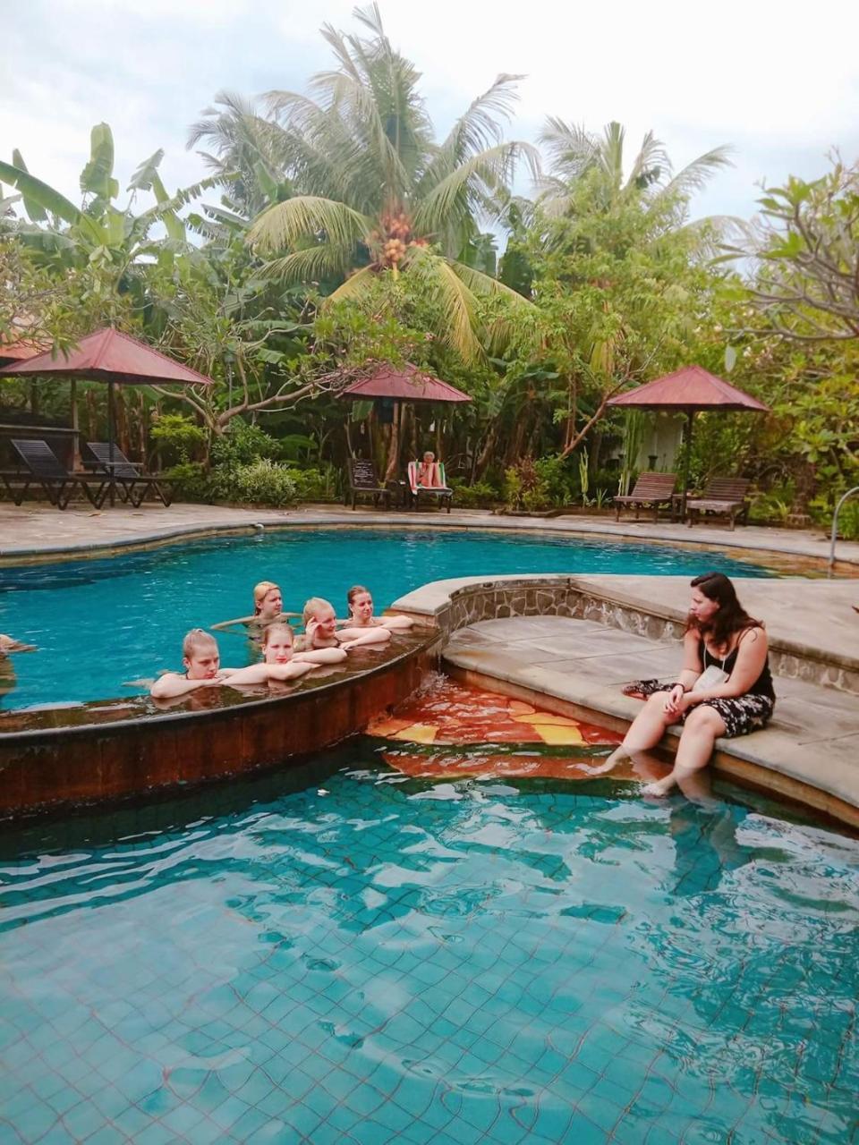 Rini Hotel لوفينا المظهر الخارجي الصورة