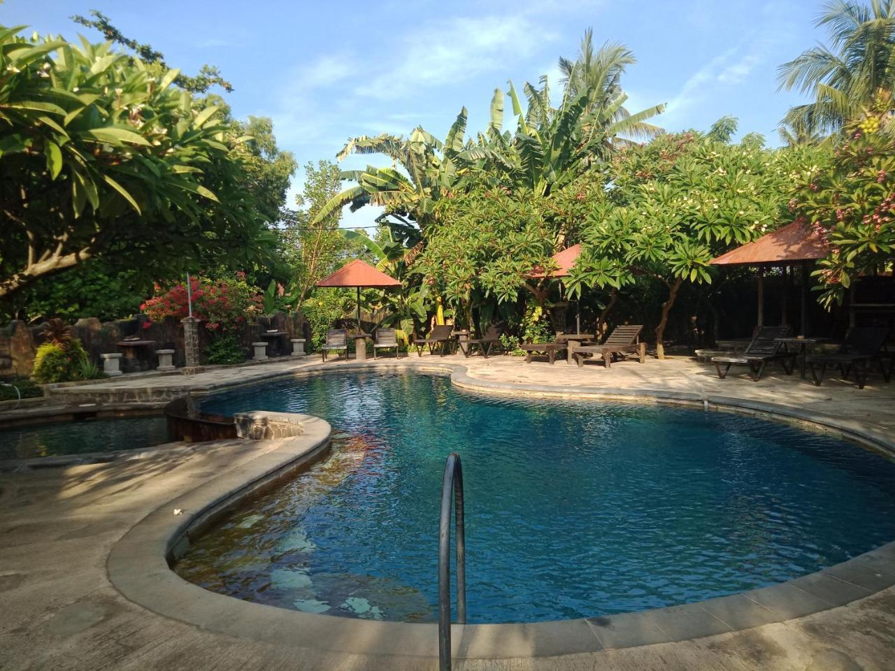 Rini Hotel لوفينا المظهر الخارجي الصورة